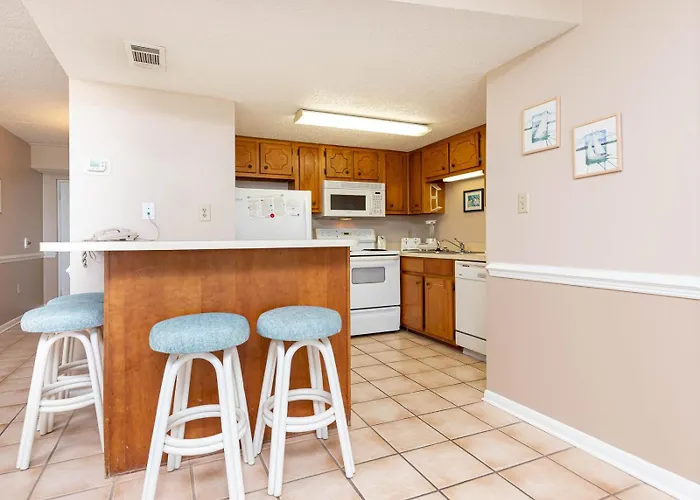 Apartment Island Winds East 203 *